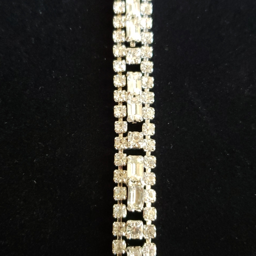 💎Vintage! 'Exquisite' Rhinestone Bracelet💎 - Picture 2 of 4